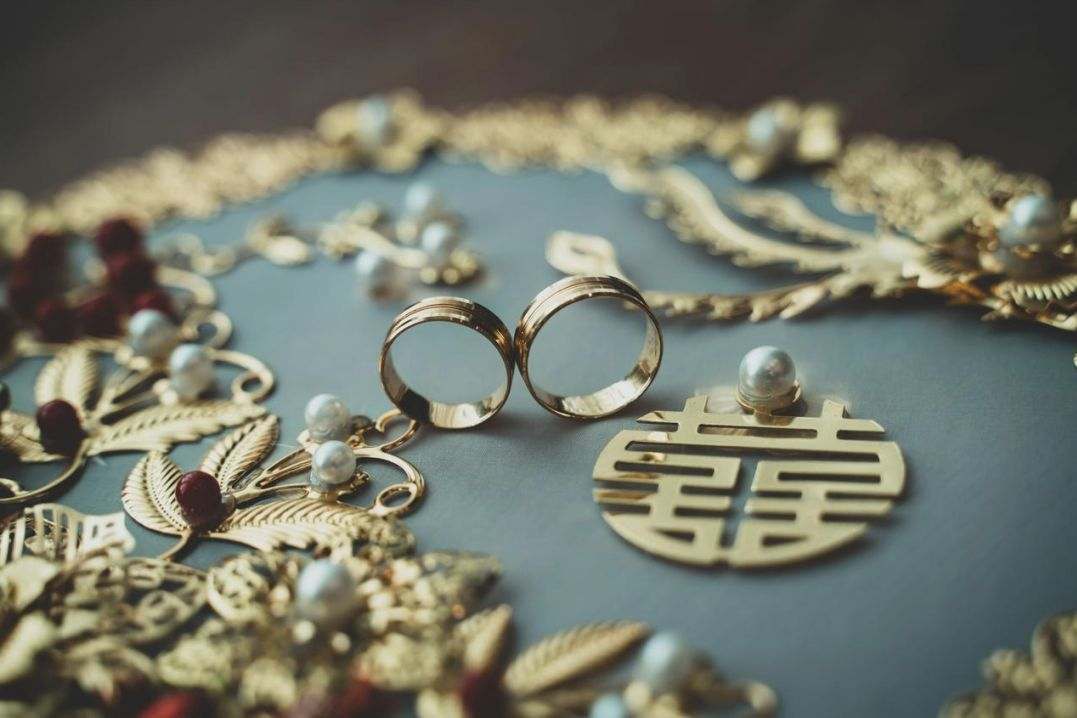 Polished silver necklace