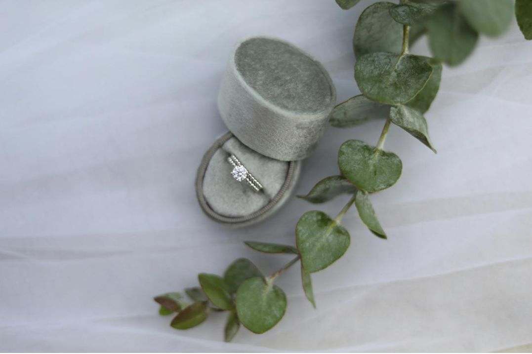 Halo engagement ring