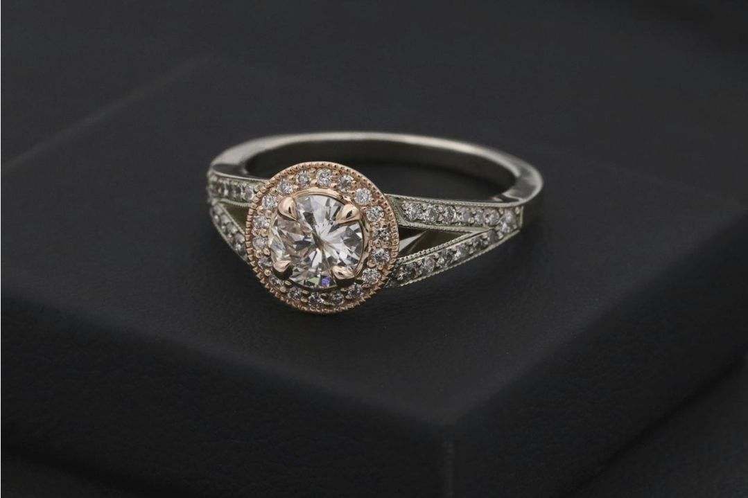 Signet on model hand